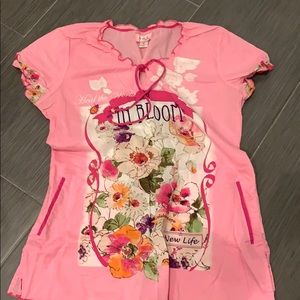 Koi scrub top size medium pink with flowers